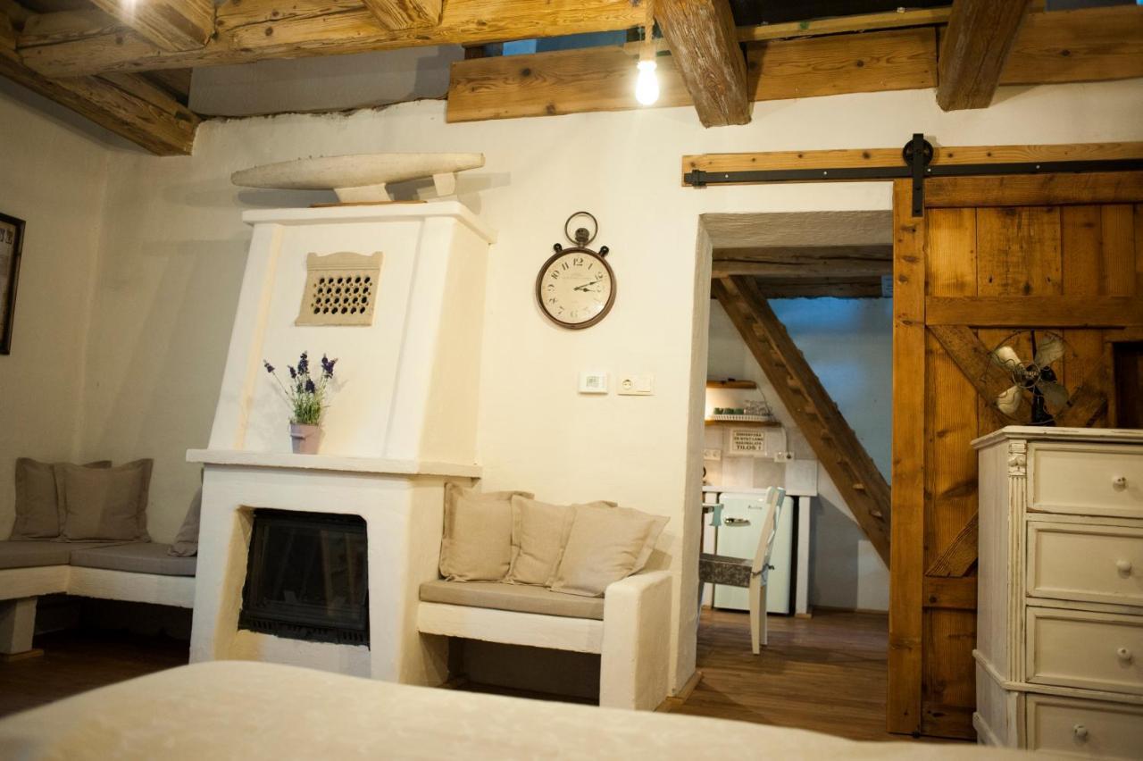 Bed & Breakfast Pajta Es Vendeghaz Tata